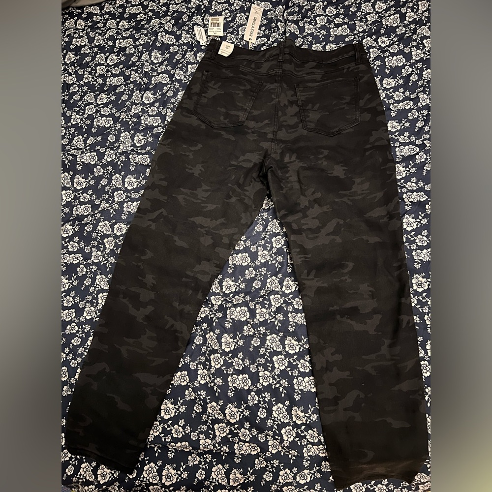 High rise skinny camo size 15